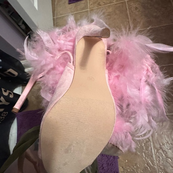 Pink flamingo Heels - Picture 8 of 9